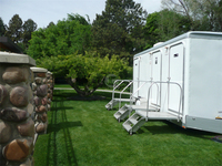 Toilette mobile de luxe personnalisée utilisée en extérieur, préfabriquée, portable, toilette VIP avec douche et toilette