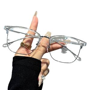 Gafas Ópticas con Montura Media Tipo Ceja 31155, Protección Anti Luz Azul, Lentes de PC Unisex, Ancho Medio, Origen Taizhou - Product Image 1