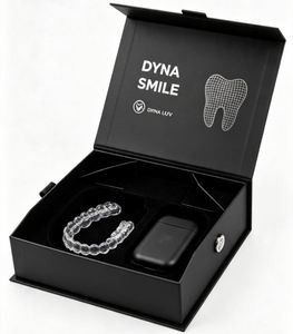 Boîte cadeau rigide Ortho Noir, carton ivoire carré, doublure satinée, logo en feuille d'or, fermeture magnétique, emballage haut de gamme - Product Image 4