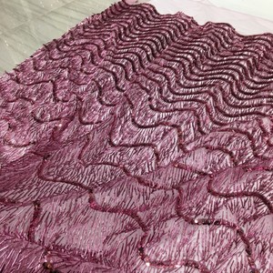 2025 OEM luxe Afrikaanse Nigeriaanse gouden kantstof grote gouden paillettenstof jurk Afrikaanse kant borduurwerk stof D18156 - Product Image 2