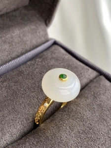 Surtido de Joyería de Jade Nefrita Hetian Blanco, Pendientes Colgantes y de Aro con Incrustaciones de Oro, Anillos de Jade, Joyería China Vintage con Gemas - Product Image 2