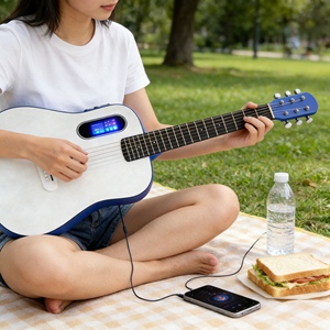 <span class=keywords><strong>Guitare</strong></span> électro-acoustique de haute qualité avec design échancré et électronique active pour des styles de jeu polyvalents - Product Image 3