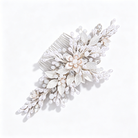 Peigne à cheveux de mariée fait main en argent et perles, avec fleurs et cristaux, accessoires de coiffure élégants pour mariées, bijoux de tête pour femmes pour bal de promo