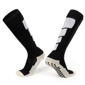 Chaussettes de sport antidérapantes de haute qualité pour jeunes, à séchage rapide, pour le football et le trampoline, avec grip personnalisé pour hommes - Product Image 1