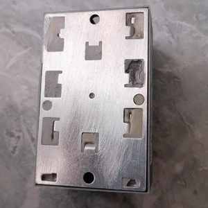 TM7BAI4CLA 100% Neuf et Original Schneider Modicon TM7 Bloc d'extension analogique E/S 4 entrées analogiques 0-20mA Connecteur M12 - Product Image 5