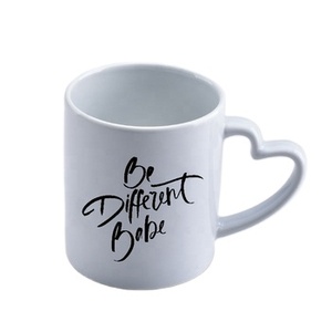 <span class=keywords><strong>Taza</strong></span> blanca en forma de corazón con mango marca <span class=keywords><strong>taza</strong></span> pareja <span class=keywords><strong>taza</strong></span> de café de cerámica recuerdo de boda <span class=keywords><strong>taza</strong></span> de agua <span class=keywords><strong>personalizada</strong></span> DIY con fotos - Product Image 3