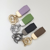 Porte-clés en cuir de qualité supérieure avec logo automobile personnalisé, anneau et clip métallique, cadeau de luxe pour concessionnaires automobiles, vente en gros, fabricant et fournisseur