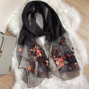 Nuovo Designer sciarpa di seta scialli donna estate protezione solare signora tinta unita lusso Hijab Foulard Foulard ricamo femminile Bandana - Product Image 4