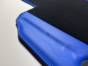 El <span class=keywords><strong>Interior</strong></span> del Auto Deportivo Marlattu GT GranTurismo Está Equipado con Tapetes de Piso de Gamuza GC Convertible de Nylon Importado de Fábrica Original. - Product Image 4