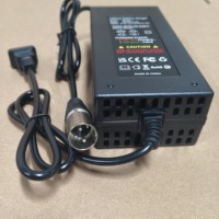 Chargeur de prise XLR 54.6V 2A avec ventilateur de refroidissement chargeur de Scooter électrique prise EU/US/UK/AU