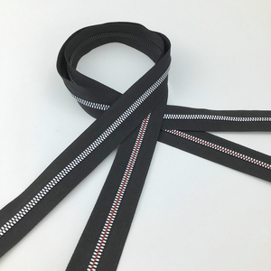 Thiết kế mới bán buôn tùy chỉnh răng Đen đa chức năng Quần áo quần short liền mạch phù hợp với dây kéo nhựa - Product Image 3