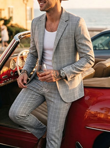 Nuovo Arrivo: Completo da Uomo per Affari, Grigio Chiaro a Quadretti, Risvolto Classico, Due Bottoni, Tasche con Patta, Pantaloni a Vita Piatta - Product Image 2