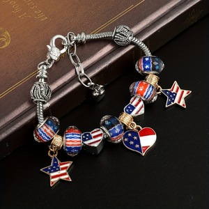 <span class=keywords><strong>Bracelet</strong></span> perlé drapeau USA Fête de l'Indépendance - Breloque <span class=keywords><strong>style</strong></span> DIY, Pendentif en métal émaillé, Fournitures de fabrication de bijoux patriotiques en gros - Product Image 3