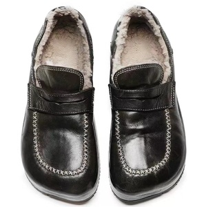 Chaussures en cuir de cheval lavé au vin rouge avec doublure en fourrure et semelle moelleuse, style classique, cousues à la main, petite chaussure en cuir pour femme - Product Image 5