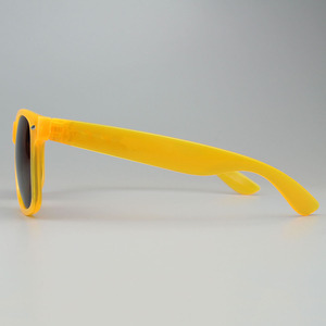 2025 Vintage amarillo gafas de sol lente noctilucente logotipo personalizado diseño clásico de moda negro rojo plástico verde púrpura azul PC - Product Image 4
