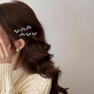 Pinza para el pelo BB con diseño de estrella francesa, con diamantes de imitación, aleación y tela, 7 cm, para fiestas y uso diario, accesorios para el cabello para mujer - Product Image 1