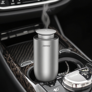 Diffusore di olio essenziale Dermey per auto con bottiglia ricaricabile per portabicchieri e piccola scrivania - Product Image 1