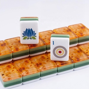 Jeu de tuiles de mahjong américain gravées en acrylique 160 pièces, 4 couches, motif bois personnalisé, pour divertissement familial et jeux de voyage – Édition américaine - Product Image 6