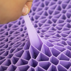 Almohada Hipoalergénica Directa de Fábrica con Diseño de Panal de Abeja de Gel de Memoria de Alta Elasticidad para Dormir, Lavable, Transpirable y Cervical - Product Image 2