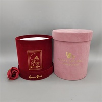 Boîte cadeau en carton recyclé de luxe avec logo personnalisé rond en or pour la Saint-Valentin 2026