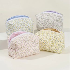 Women's Floral Zipper Makeup Bag Cotton Travel Cosmetic for <strong>Toiletry</strong> Portable <strong>Storage</strong> Quilted Floral Design Fashionable Quilted - Product Image 2