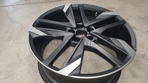 Mingyue Flow Forming Face usinée noire 18X8J 5X108 4X108 4X98 Roue de voiture de tourisme pour <span class=keywords><strong>Peugeot</strong></span> 408 408X 508 308 <span class=keywords><strong>2008</strong></span> 5008 - Product Image 4