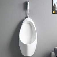 Wandmodel wit keramisch urinoir met handbediende spoeling voor commerciële projecten, hotels, openbare toiletten, sanitair.