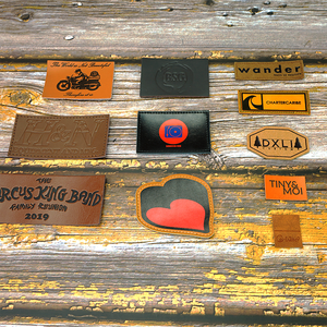 แผ่นปะเย็บแบบสั่งทำสำหรับเสื้อผ้ารองเท้า<span class=keywords><strong>ป้าย</strong></span>หนังลายนูน3D ตัดด้วยความร้อนทรงสี่เหลี่ยมเล็ก - Product Image 2