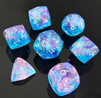Set Dadu DND Resin 7 Buah Dadu Polihedral Glitter Gradien Biru Ungu Tepi Tajam untuk Permainan RPG Meja