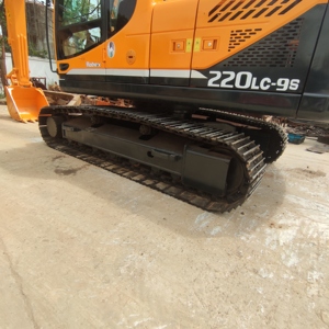 Excavatrice Hyundai 220-9 d'occasion, moteur Cummins 2020, 20 tonnes, capacité de la benne de 1,2 m, 103 CV, haute qualité, 22000 kg, rapport technique 0-2000 - Product Image 3