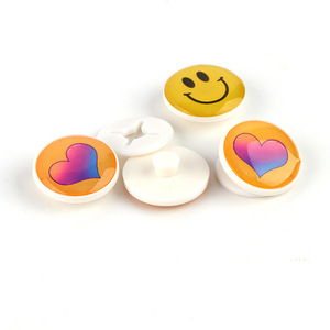 Attaches magnétiques Fu Cai 20x15mm en plastique, design cœur souriant, pour accessoires vestimentaires - Product Image 2