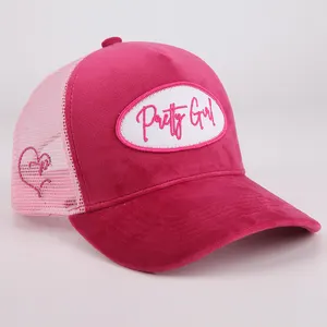 Conception personnalisée applique logo casquettes de camionneur maille broderie patch rose velours maille chapeaux de camionneur