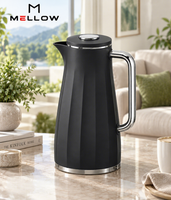 Carafe à café isotherme moderne OEM 1,0 L en PP noir mat avec intérieur en verre et poignée chromée angulaire pour hôtel