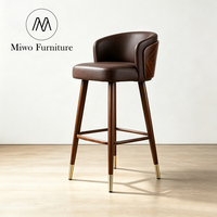 Tabourets de bar vintage en cuir, chaises de cuisine et de café en bois de noyer massif, design nordique moderne, chaise solide pour extérieur, casino, restaurant