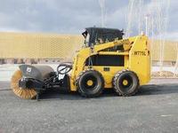 Straßenwischmaschine mit Winkelverstellung, Hydraulisch Einstellbare Winkelbürste, Anbaugerät für Kompaktlader, Ausrüstung für Schnee, Sand, Staub und Bauarbeiten