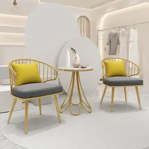 Balcon nordique petite Table et chaise salon Simple chaise de loisirs moderne lumière chaises de Salon de beauté de luxe