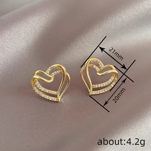 Orecchini a perno con doppio cuore, eleganti e dolci, gioielli alla moda da donna, regalo per l'uso quotidiano - Product Image 3
