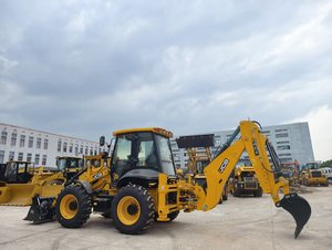 Chargeuse-pelleteuse JCB 4CX neuve, en excellent état, haute qualité, faible entretien, prix compétitif, économie de carburant, à vendre - Product Image 6