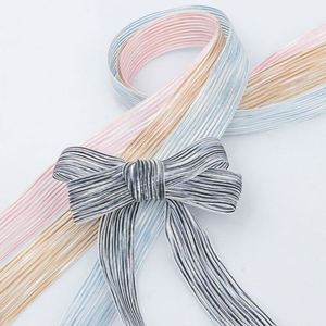 Ruban en polyester transparent à fines rayures de 2,5 cm x 10 yards, élégant et très demandé, idéal pour les arrangements floraux et l'embellissement de cadeaux - Product Image 1