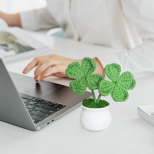 Trèfle à quatre feuilles au crochet, plante en pot, fleur artificielle pour la décoration de la maison, cadeau de remise de diplôme, cadeaux de Noël - Product Image 2