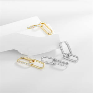 Pendientes de circonia de corte redondo minimalistas de plata de ley S925, versión de cobre personalizable, con llavero de plata y oro de 14k para mujer - Product Image 6