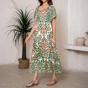 Vestido de vacaciones estampado para mujer, mangas cortas, cuello cuadrado o hombros descubiertos, falda plisada holgada de dos formas, ropa de playa y orilla del mar - Product Image 4