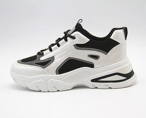 مورد صيني لأحذية رياضية نسائية مخصصة لزيادة الطول بنعل سميك وتصميم عصري لعام 2026 - Product Image 2