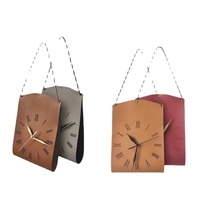 Horloge murale d'art rétro en gros personnalisé simple face en cuir design mouvement à quartz en forme de sac tenture murale pour café boutique
