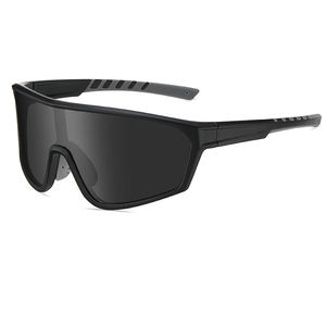 Nouvelles Lunettes de Soleil Sportives Carrées Polarisées Unisexe de Haute Qualité, Verres PC UV400, Idéales pour l'Extérieur et la Conduite, Vente en Gros - Product Image 3