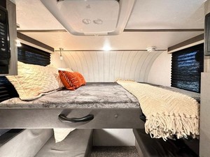 Nouveau design – Camping-car de luxe moderne en fibre de verre pour 4 personnes, grande capacité, avec service OEM/ODM, à <span class=keywords><strong>vendre</strong></span> - Product Image 2