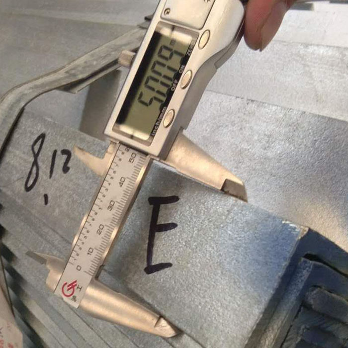 40mm x 40mm x 4mm Mild Steel Angle Iron Bright EN3B 40mm x 40mm x 4mm Mild Steel Angle Iron Bright EN3B