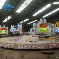 Les enfants jouent au parc d'attractions fantaisie Machine Rides Air Bumps Space Dance Ride