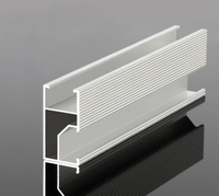 Support de montage solaire, Système de montage solaire installé sur toit en tôle, Rail de montage, Support de fixation, Panneaux solaires