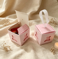 Boîte à dragées personnalisée pour baby shower, boîte cadeau carrée en papier découpée en forme d'ours mignon avec ruban en organza pour fête d'anniversaire ou baptême